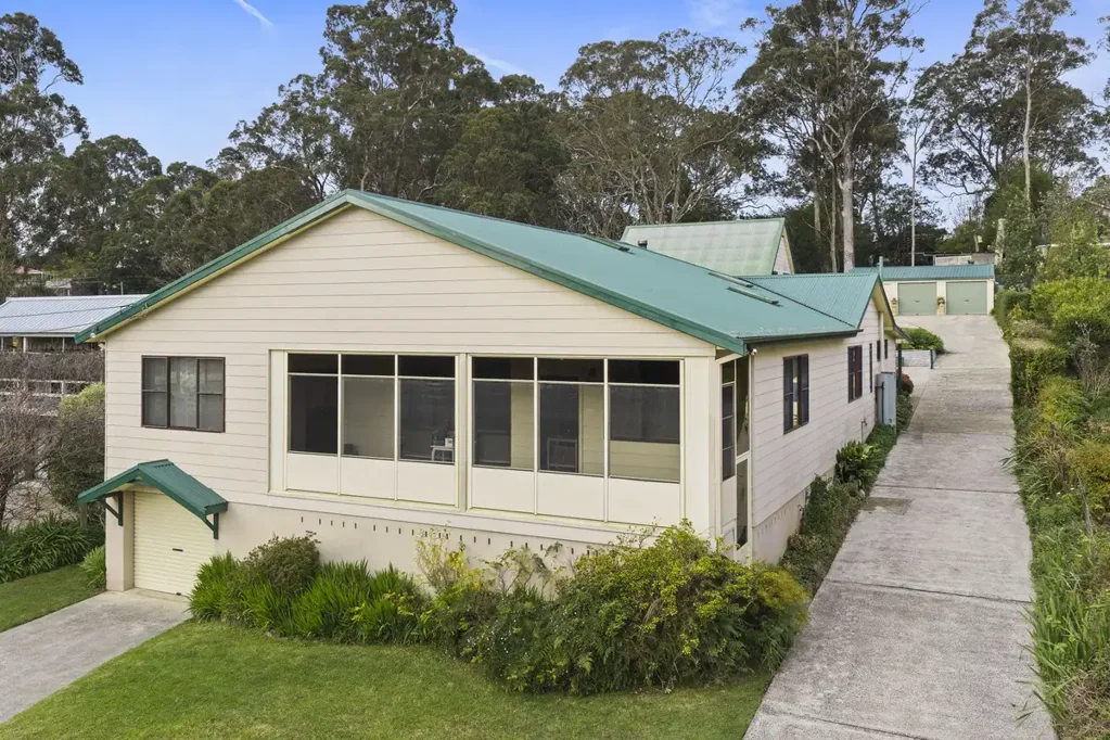 Mittagong 5બેડરૂમ In Town Living with Room for Everyone