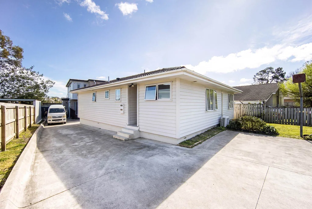 Massey 3Moenga Fully renovated and upgraded family home