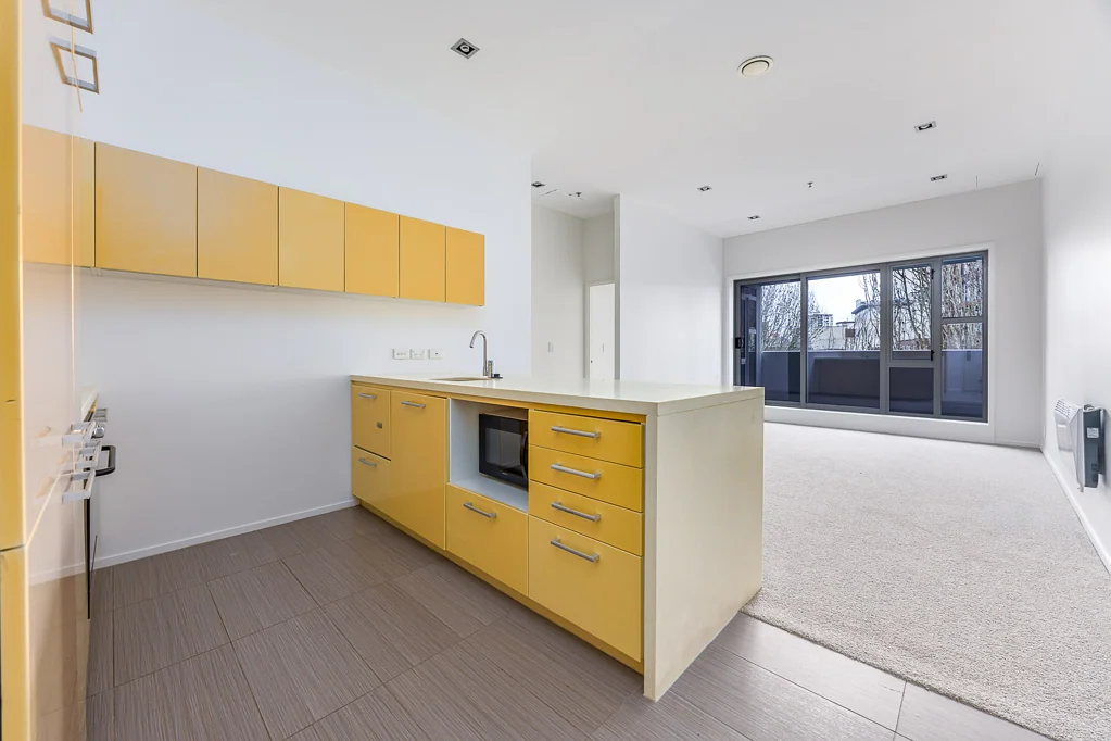 Modern Uptown Apartment with Two Bedrooms, Two Bathrooms & Secure Parking