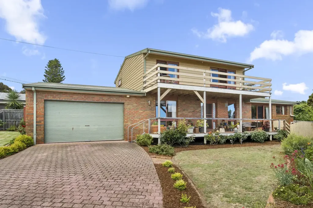 16 Lincoln Drive, Portarlington, VIC 3223