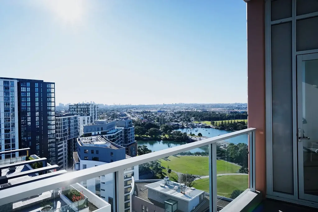 Furnished 2 Bedroom Apartment In Discovery Point