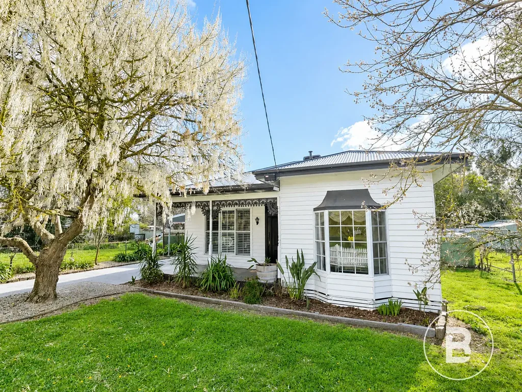 Carisbrook 3房  Grand Family Living on Over 2,000m² with Outstanding Shedding & Entertaining Appeal