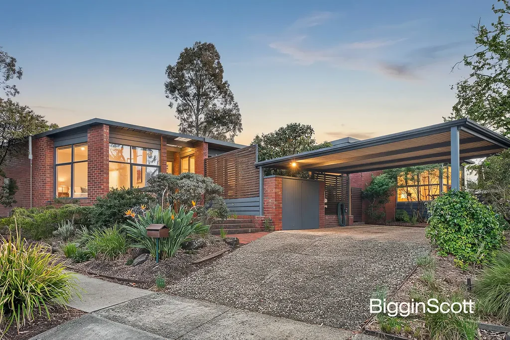 Glen Waverley 4कमरा STYLISH MID-CENTURY DESIGN IN DUAL SCHOOL ZONES!