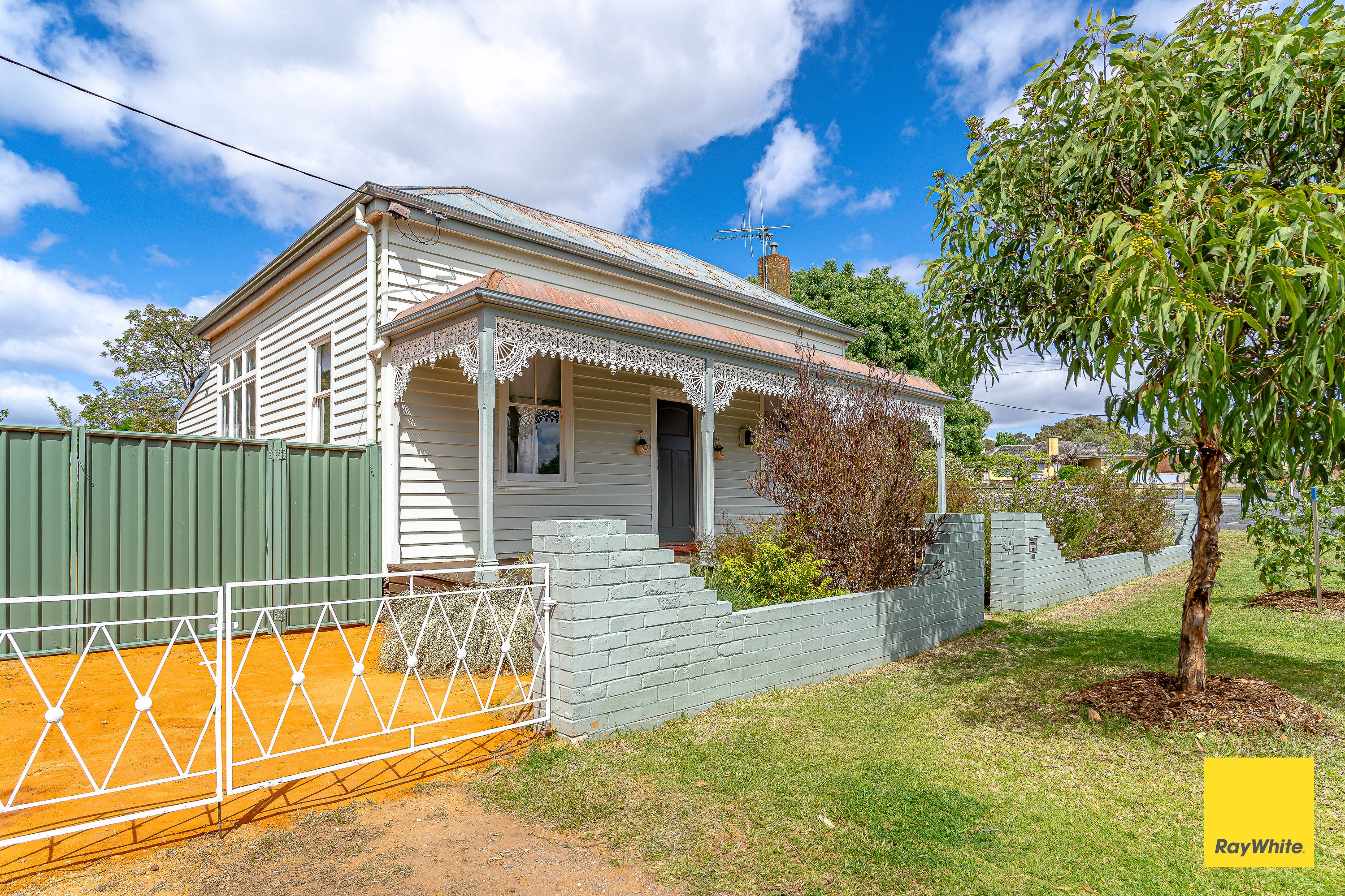 19 HALL ST, EAGLEHAWK VIC 3556, 0 chambres, 0 salles de bain, House