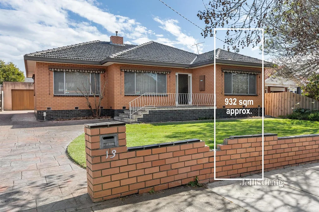 13 Golf Links Avenue, Oakleigh, VIC 3166