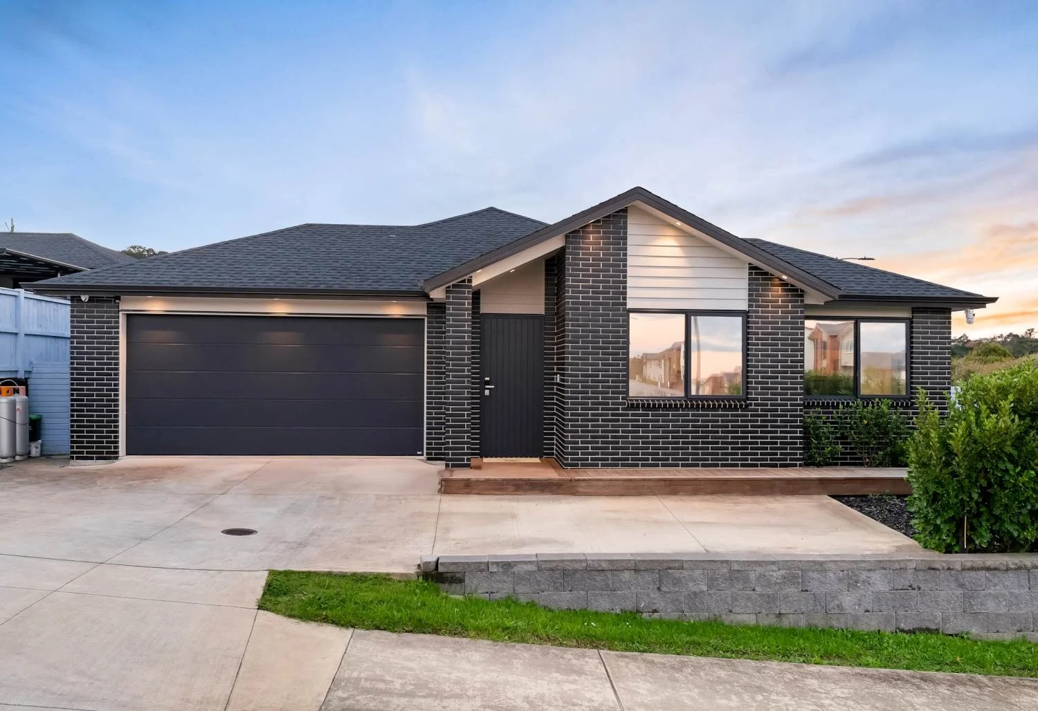 Spacious 5 Bedroom Home with Separate Wing
