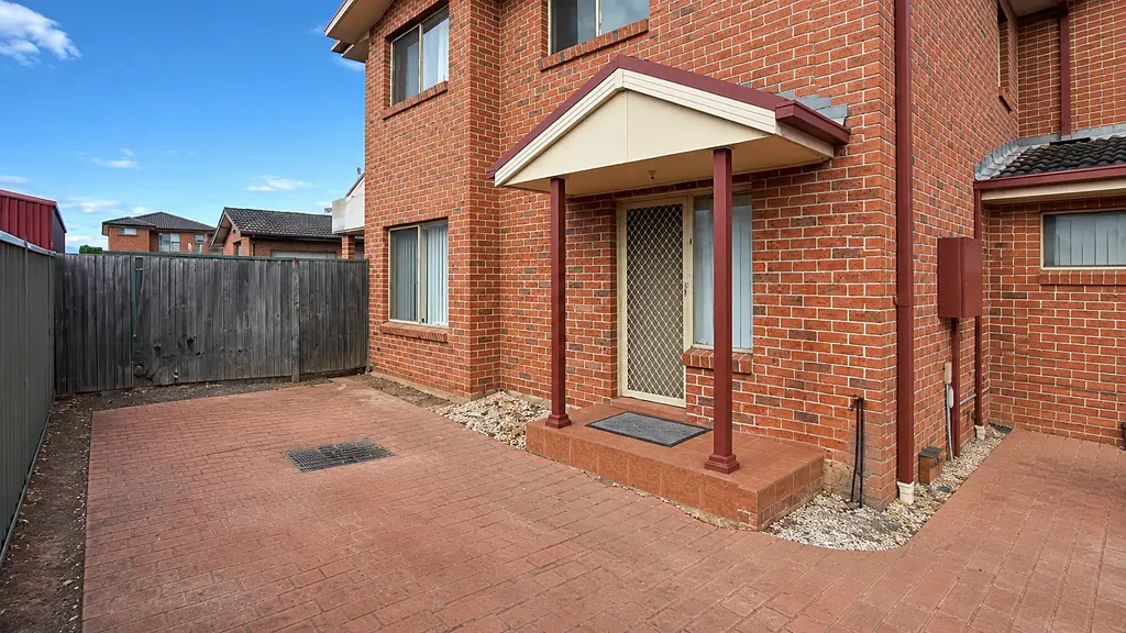 Spacious North-Facing 3 Bedroom Townhouse with Private Courtyard & Lock-Up Garage