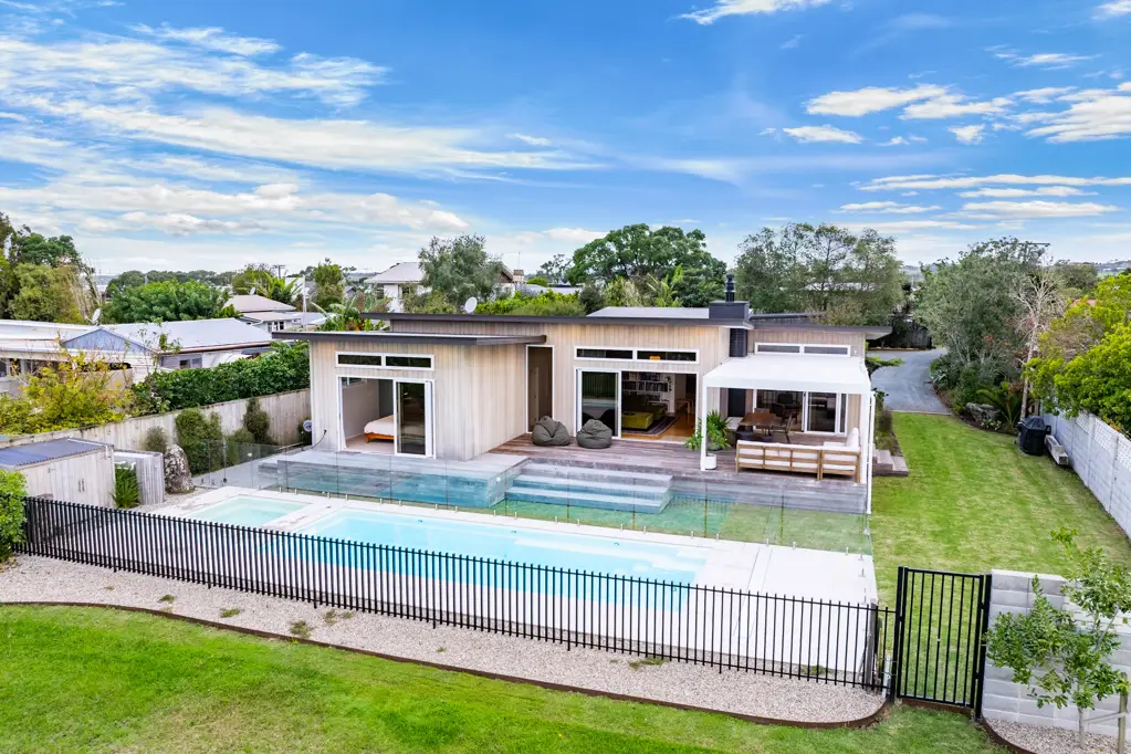 Mangawhai 3 Bedroom Private Estuary escape