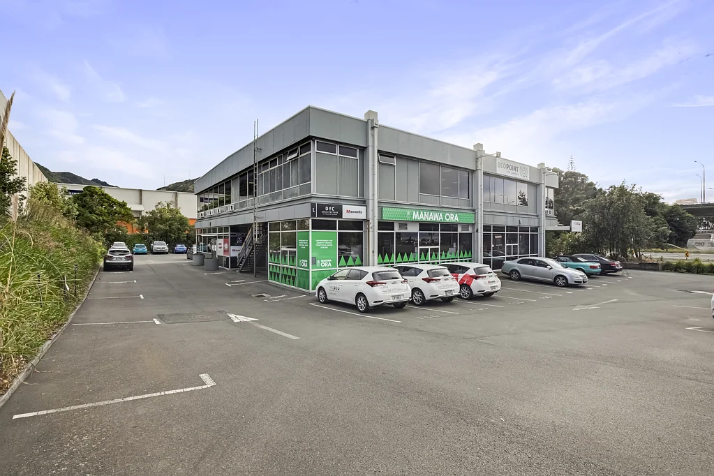 Ngauranga CBD fringe office with parking