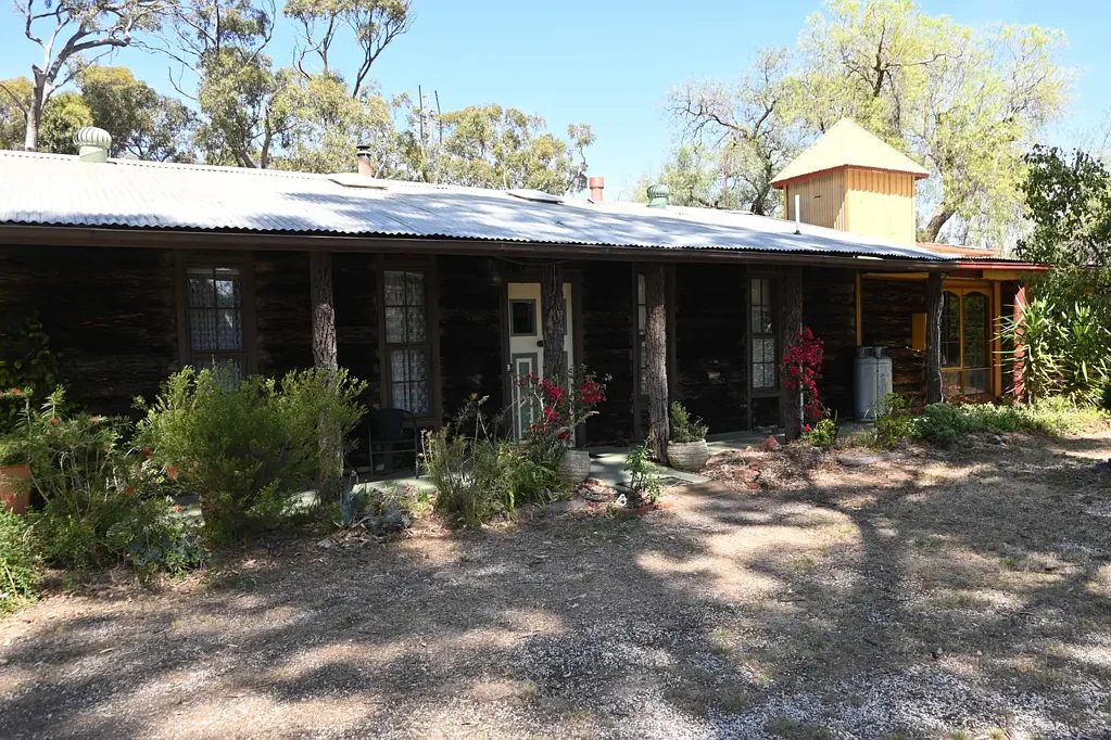 Bridgewater On Loddon 2 Bedroom The Original Log Cabin