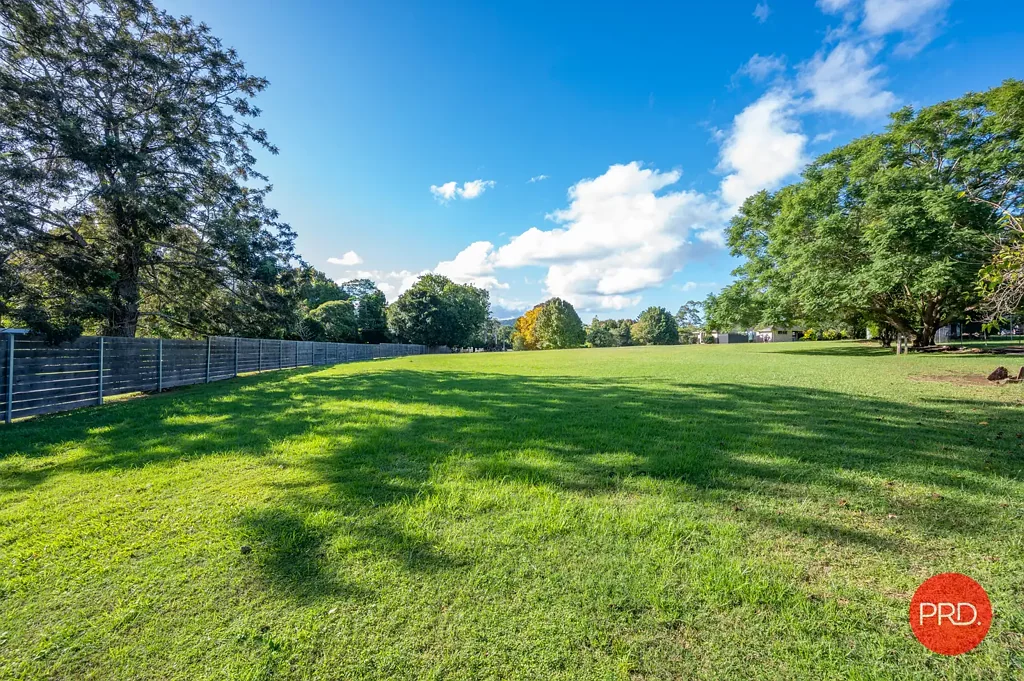 Bonville RARE VACANT LAND