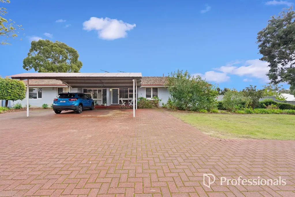 15M Calvert Way, Girrawheen, WA 6064