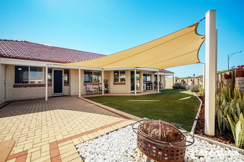Carramar 4બેડરૂમ IMMACULATE FAMILY HOME SET IN A STUNNING LOCATION