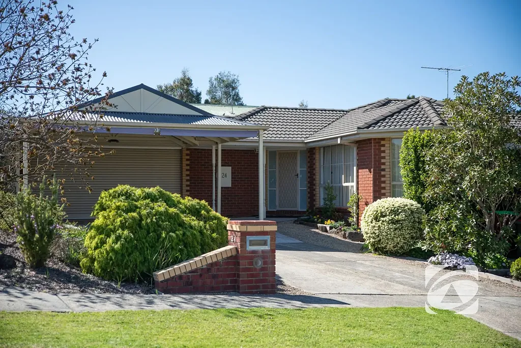24 Earlsfield Drive, Berwick, VIC 3806