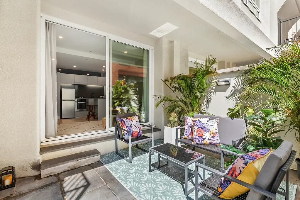 Furnished Renovated Courtyard apartment in the Gazebo Building
