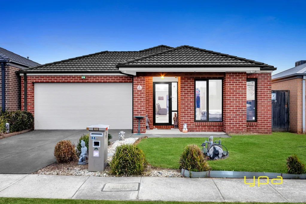 9 Mayflower Drive, Cranbourne West, VIC 3977
