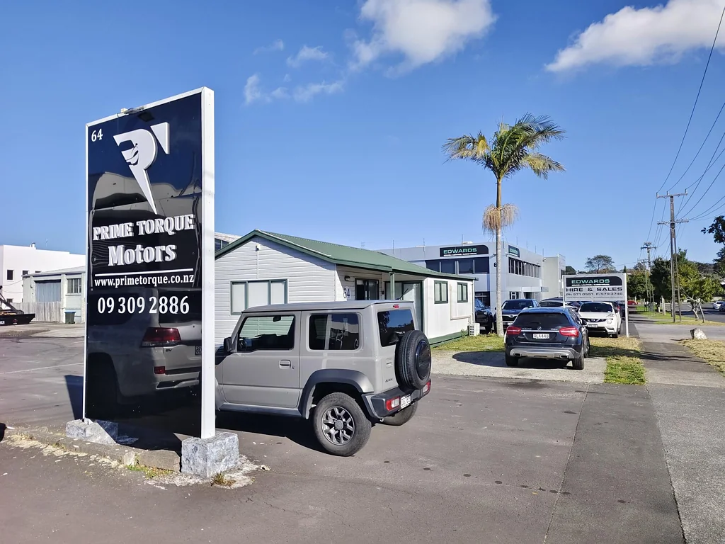 Penrose High-Profile Automotive & Display Site – Penrose