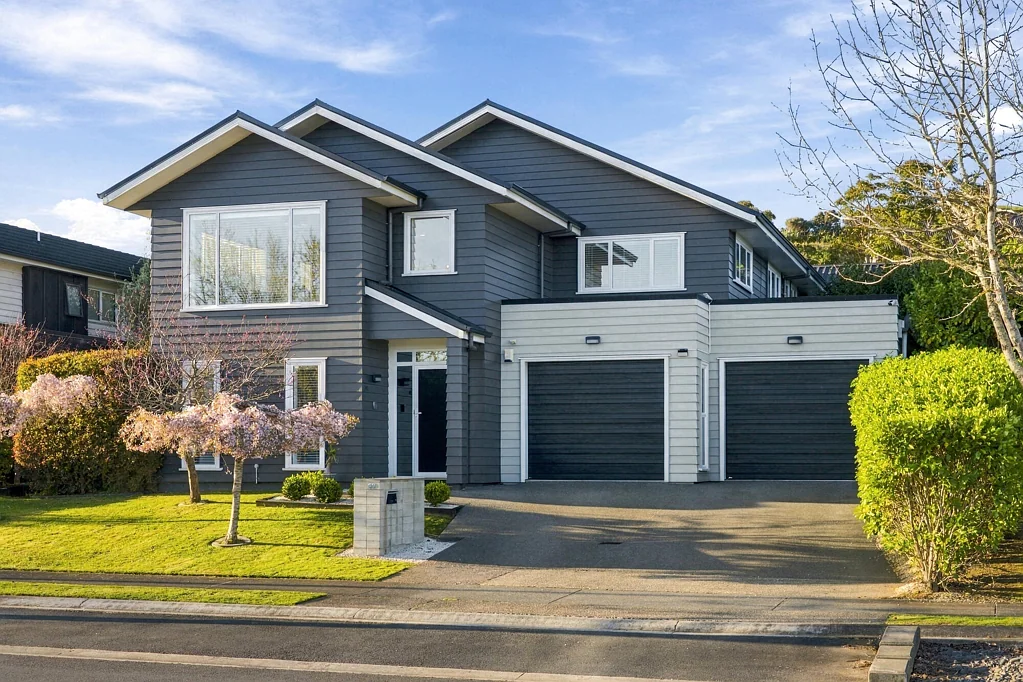 Pukekohe 4 Bedroom Grand proportions, modern comfort