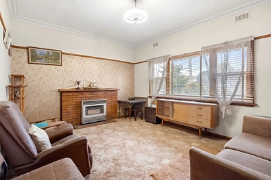 लिविंग रूम - 28 St James Avenue, Springvale, VIC 3171