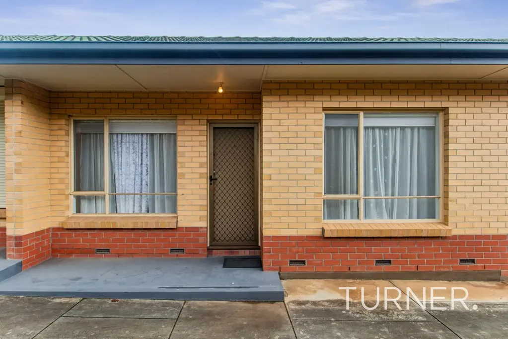 Campbelltown 1 Bedroom First home gem- One bedroom unit in a top stop!