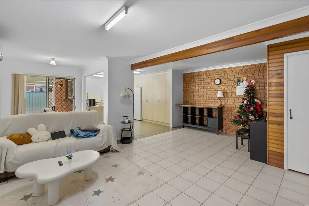 Logan Central 3Zimmer Exceptional Value | Spacious Three-Bedroom Townhouse