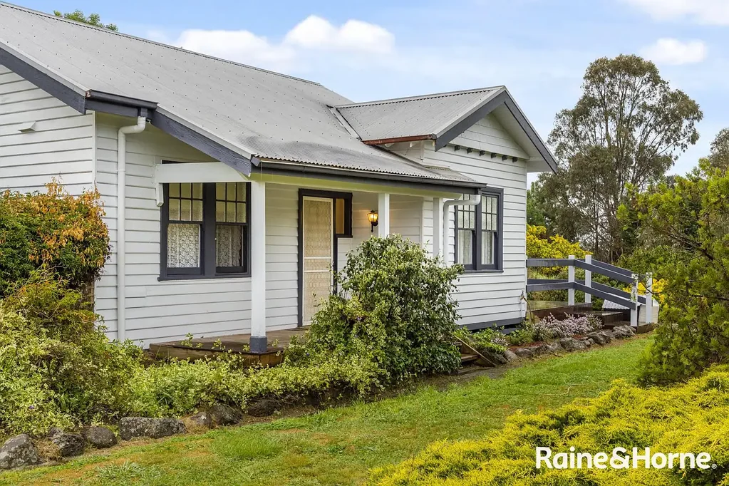 48 Mt Lofty Road, Redesdale, VIC 3444