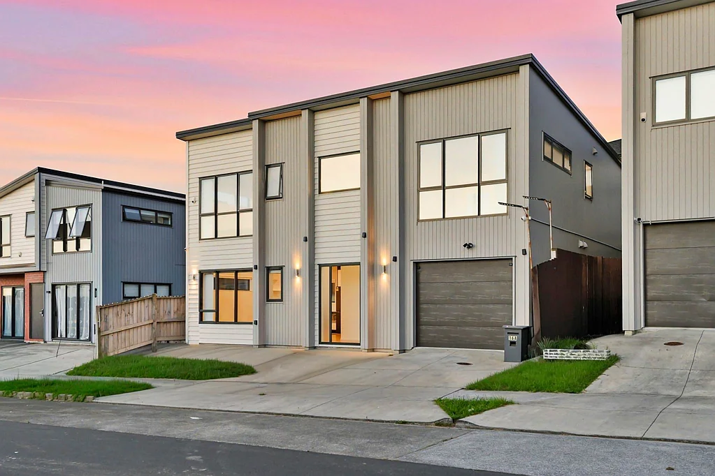 Flat Bush 5房  Space, Style & Location  - The Perfect Family Home