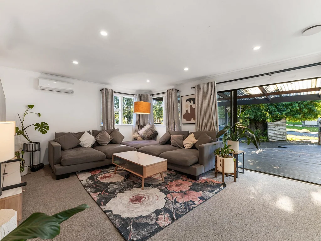 Massey 3房  Room to Live, Park & Entertain - Complete Package