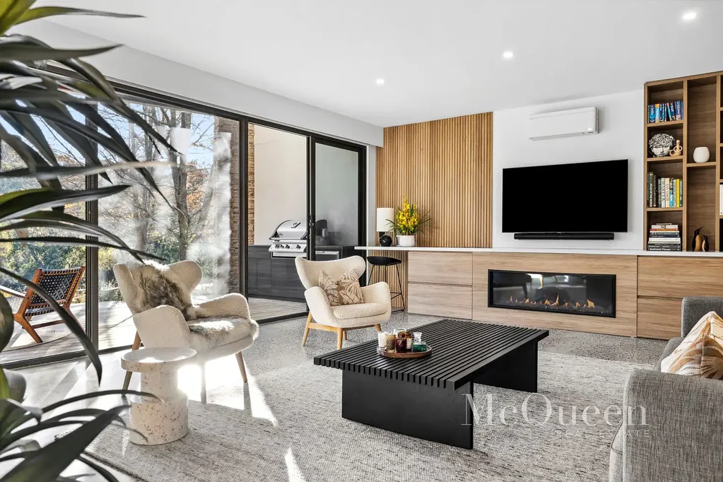 Daylesford 3침실 Contemporary Living, Scenic Lakefront Setting