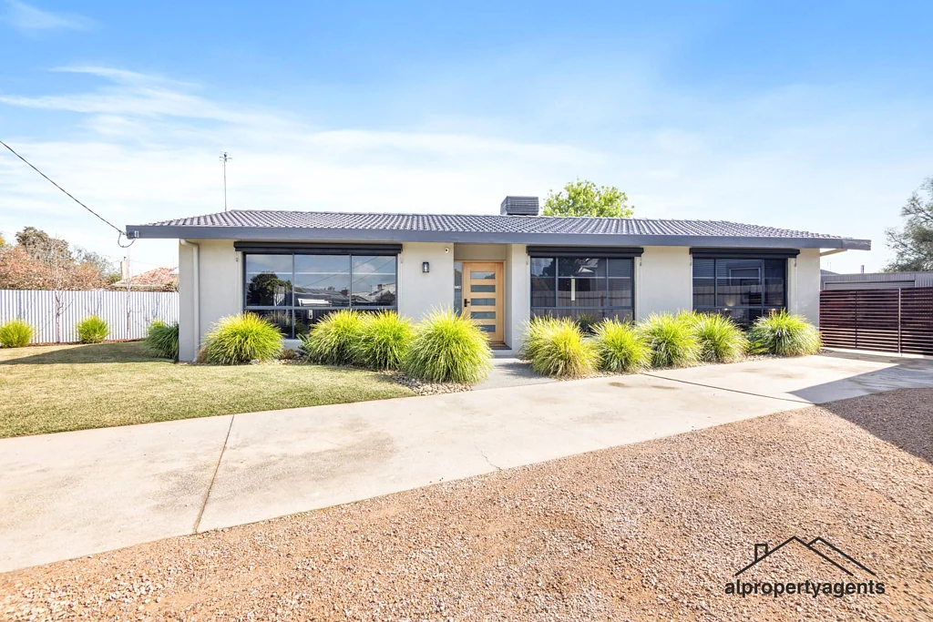 20 Dollar Avenue, Horsham, VIC 3400