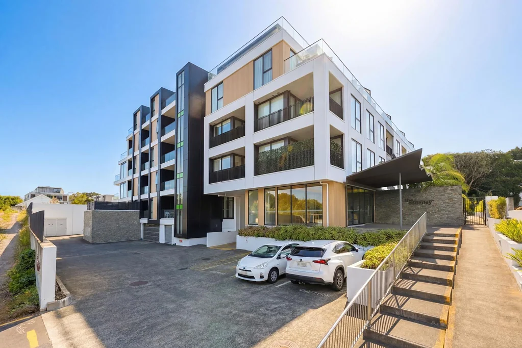 Epsom 2房  DGZ Gem - North Facing with Courtyard!