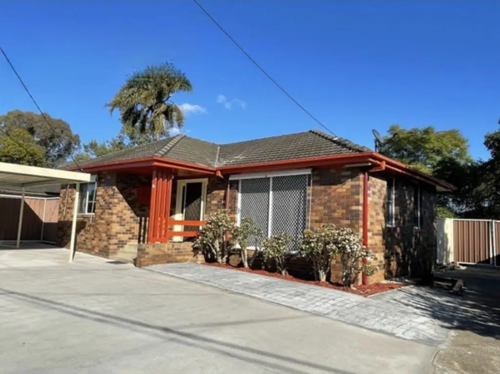 Spacious Family Home in a Prime Location - Don't Miss Out!
