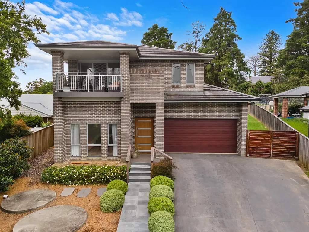 Kurrajong Heights 5Moenga Quality Home in a Quiet Location