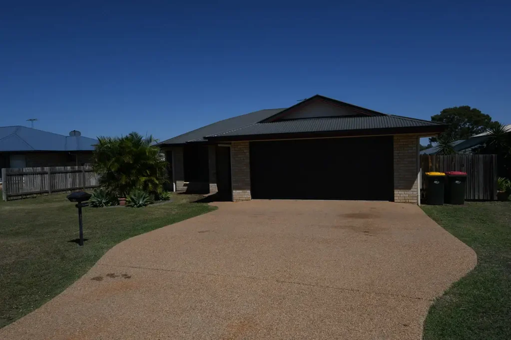 Modern Home, Quiet Location