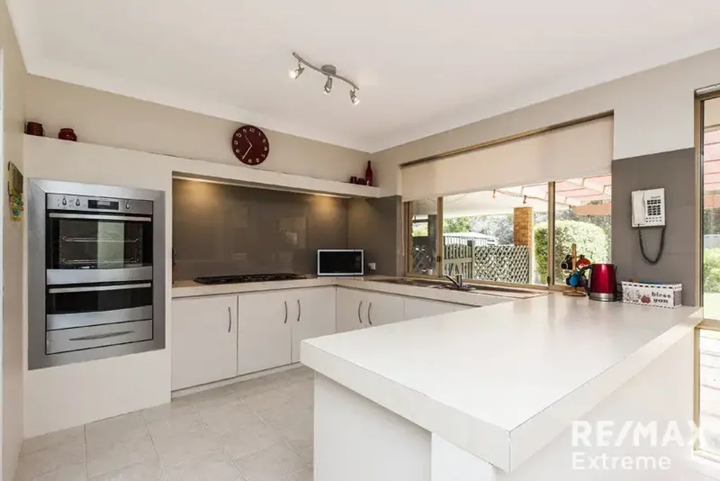 7 Windward Loop, Ocean Reef, WA 6027