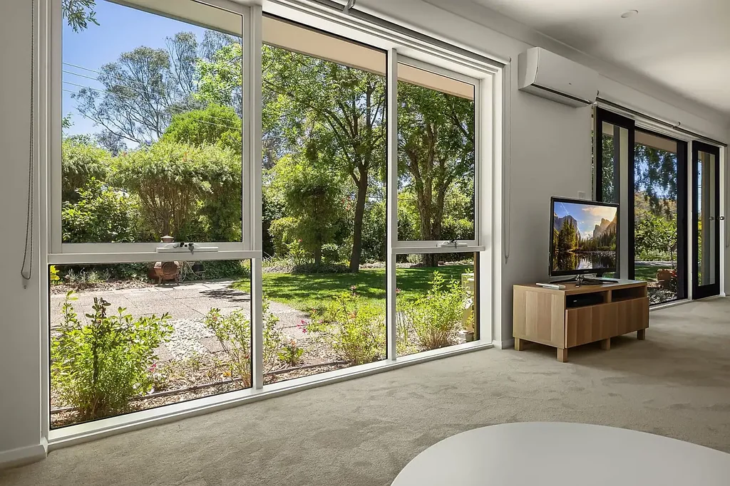 Spence 4Moenga Solar Passive,  Peaceful Green Oasis