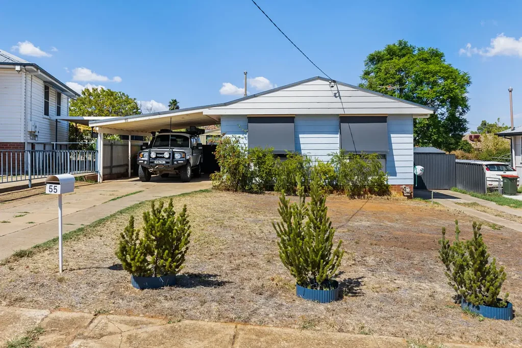 55 Phillip Avenue, Mount Austin, NSW 2650