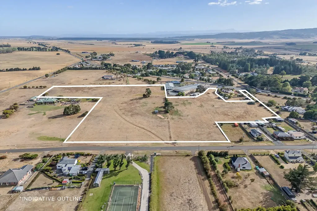 Campbell Town Prime Landholding in the Heart of Campbell Town