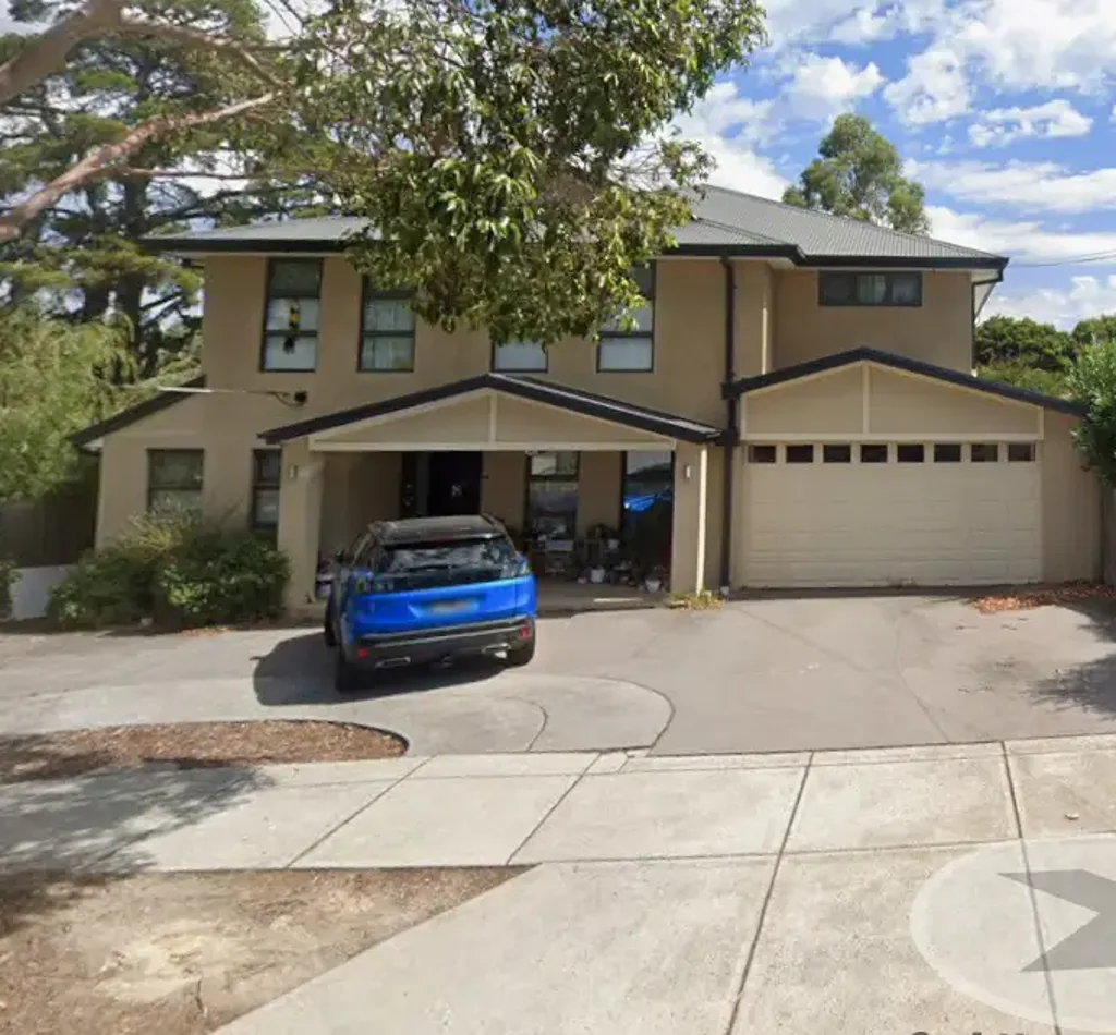 Blackburn South 5房 宽敞多功能家庭住宅，潜力可达七卧室 Spacious and Versatile Family Home with Seven-Bedroom Potential