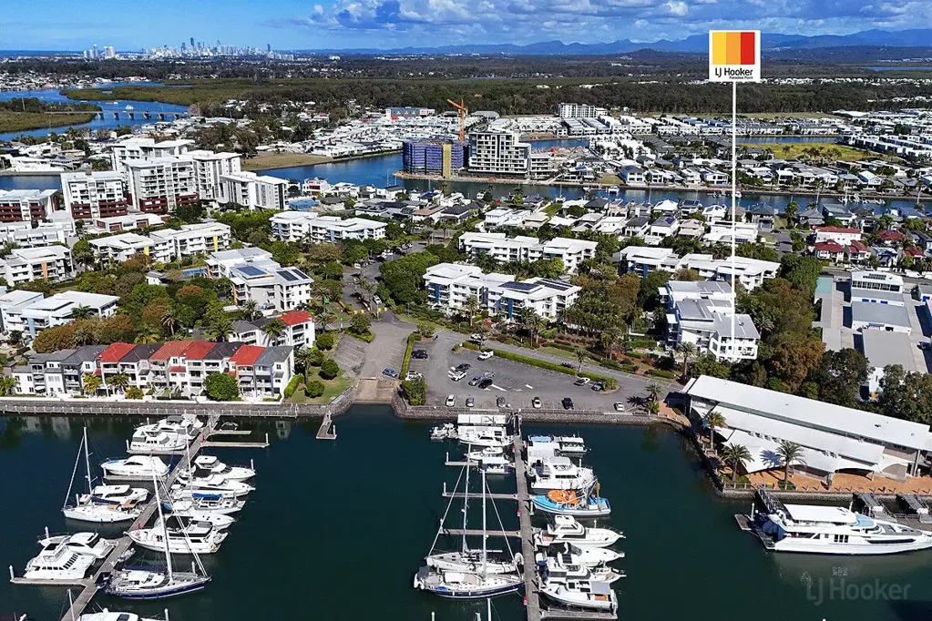 Hope Island 3Habitaciones Wake Up to Waterfront Living — A lifestyle upgrade you’ll feel every day