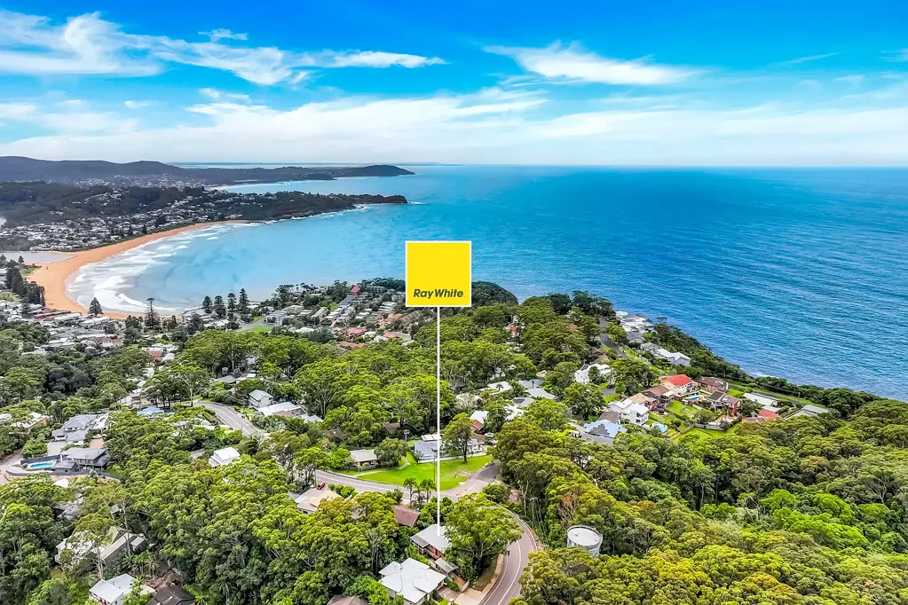 Avoca Beach 3房  Rare Avoca Beach Opportunity. Flexible Dual Living Between Two Iconic Beaches