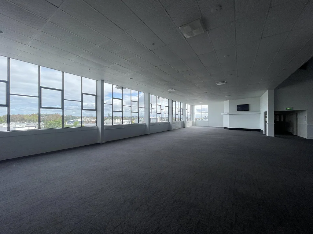 Epsom Expansive and Flexible Workspace