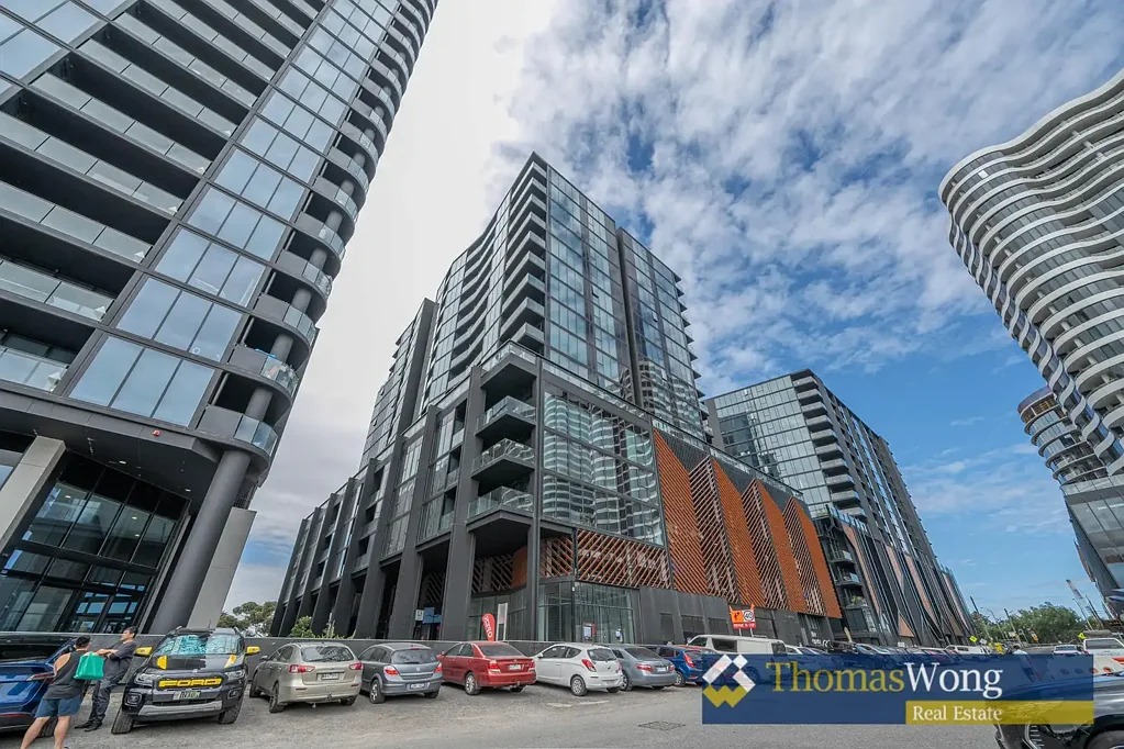 Stylish Two-Bedroom Apartment with Ensuite and Parking in the Heart of Footscray