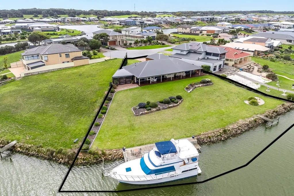 Hindmarsh Island 4 Bedroom Exclusive Waterfront Living on an Exceptional 2,008m² Allotment