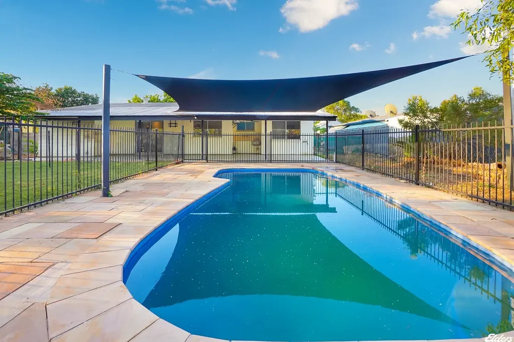 Moulden 5chambre FIVE BEDROOM TWO BATHROOM HOME WITH POOL