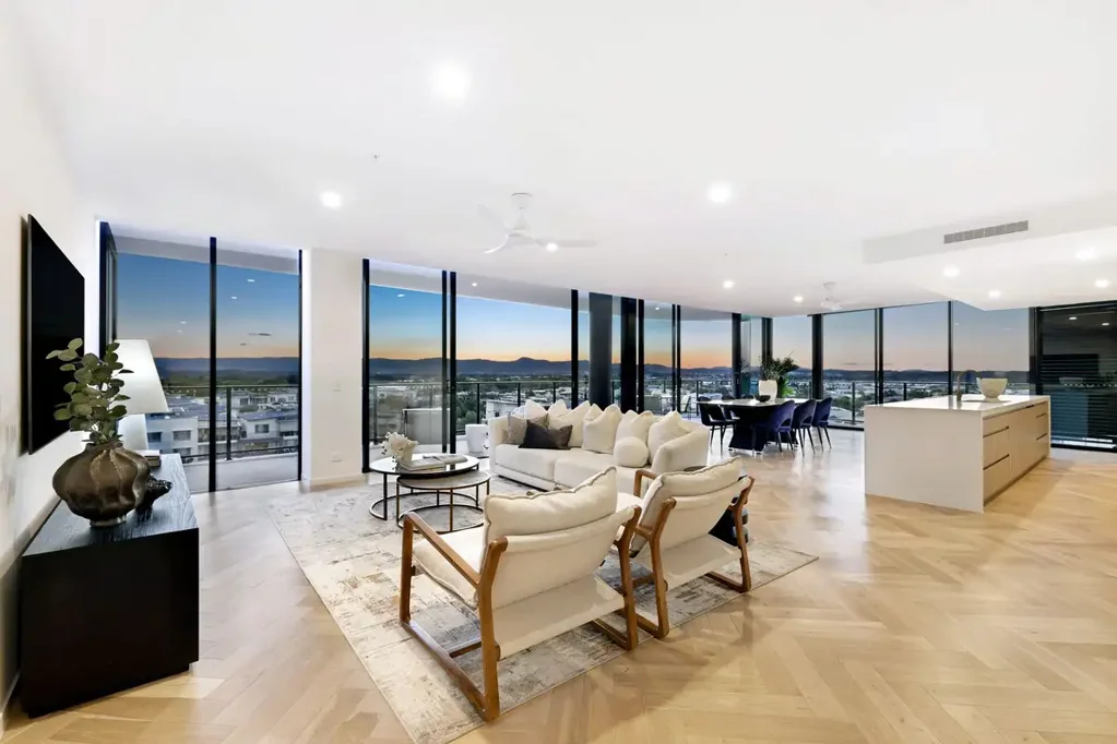 Hope Island 3ਬੈੱਡਰੂਮ Waterfront Penthouse with Panoramic Views and Marina Berth