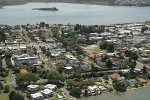 地区房地产市场现状： Tauranga 地区房价稳定