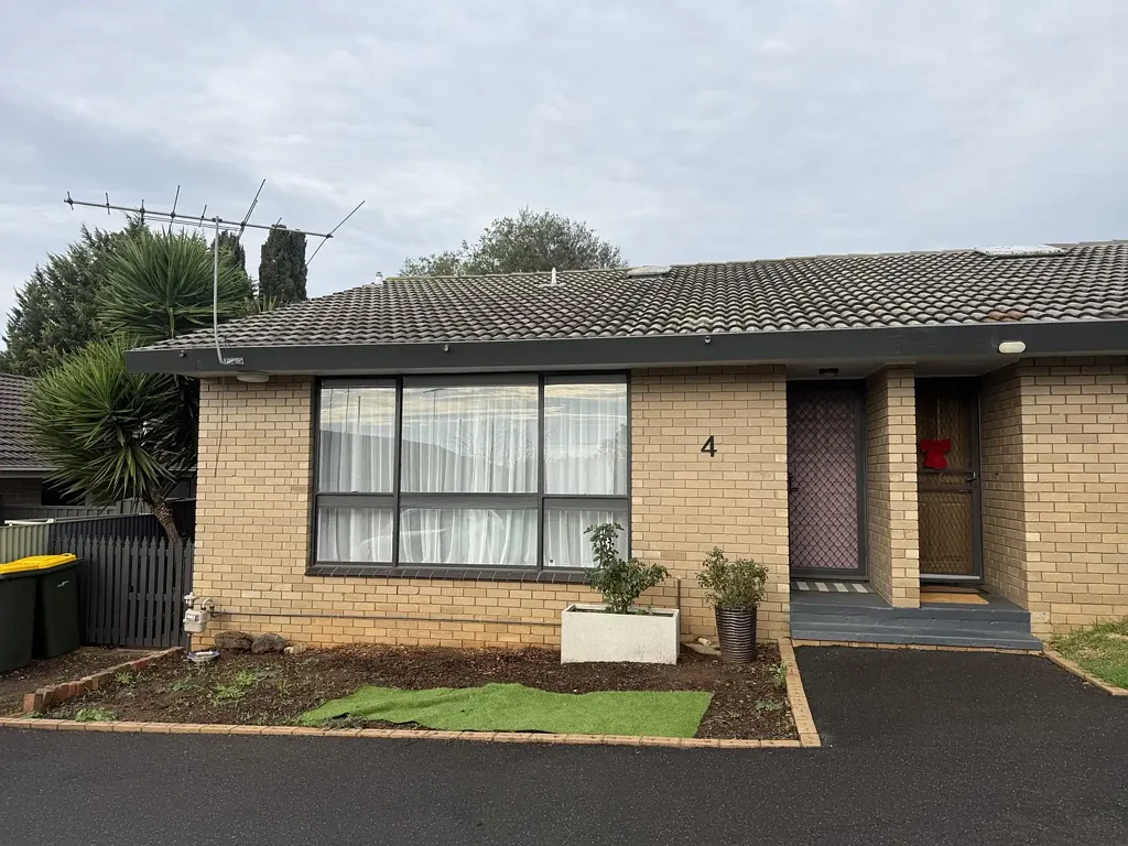 Charming Highton Unit Just Steps from Highton Village