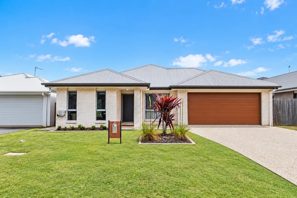 North Lakes 4房 精心设计的住宅，空间充裕！ Beautifully Designed Home with Space to Spare!