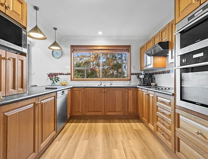 15-17 Gladstone Street, Wentworth Falls, Blue Mountains - Region, 5 Kuwarto, 2 Banyo, House